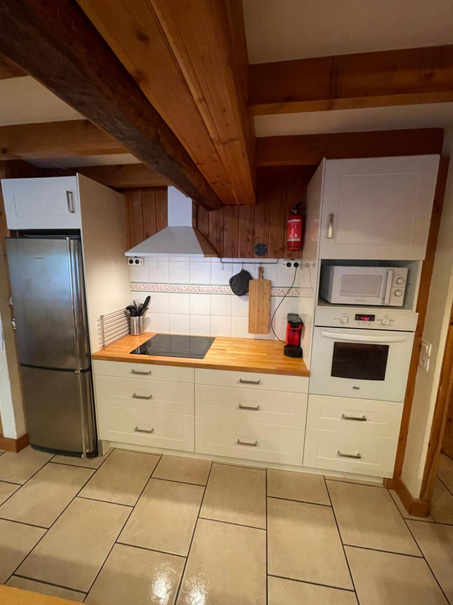 Le Chal Heureux Bel Appartement Dans Vieille Ferme De Montagne Renovee 莱索尔 外观 照片